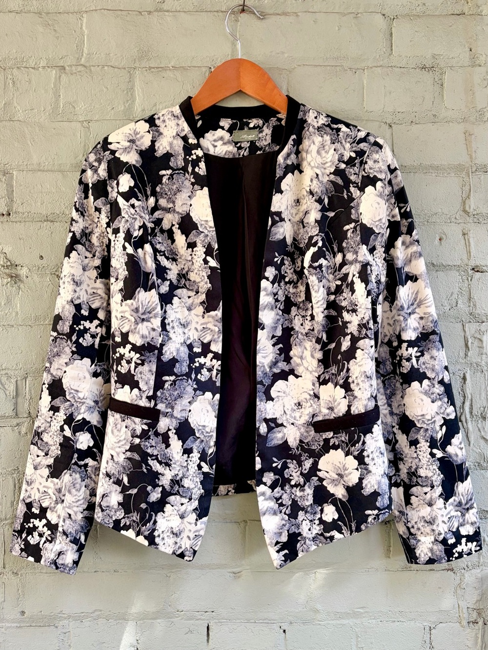 Black and White Floral Print Blazer
